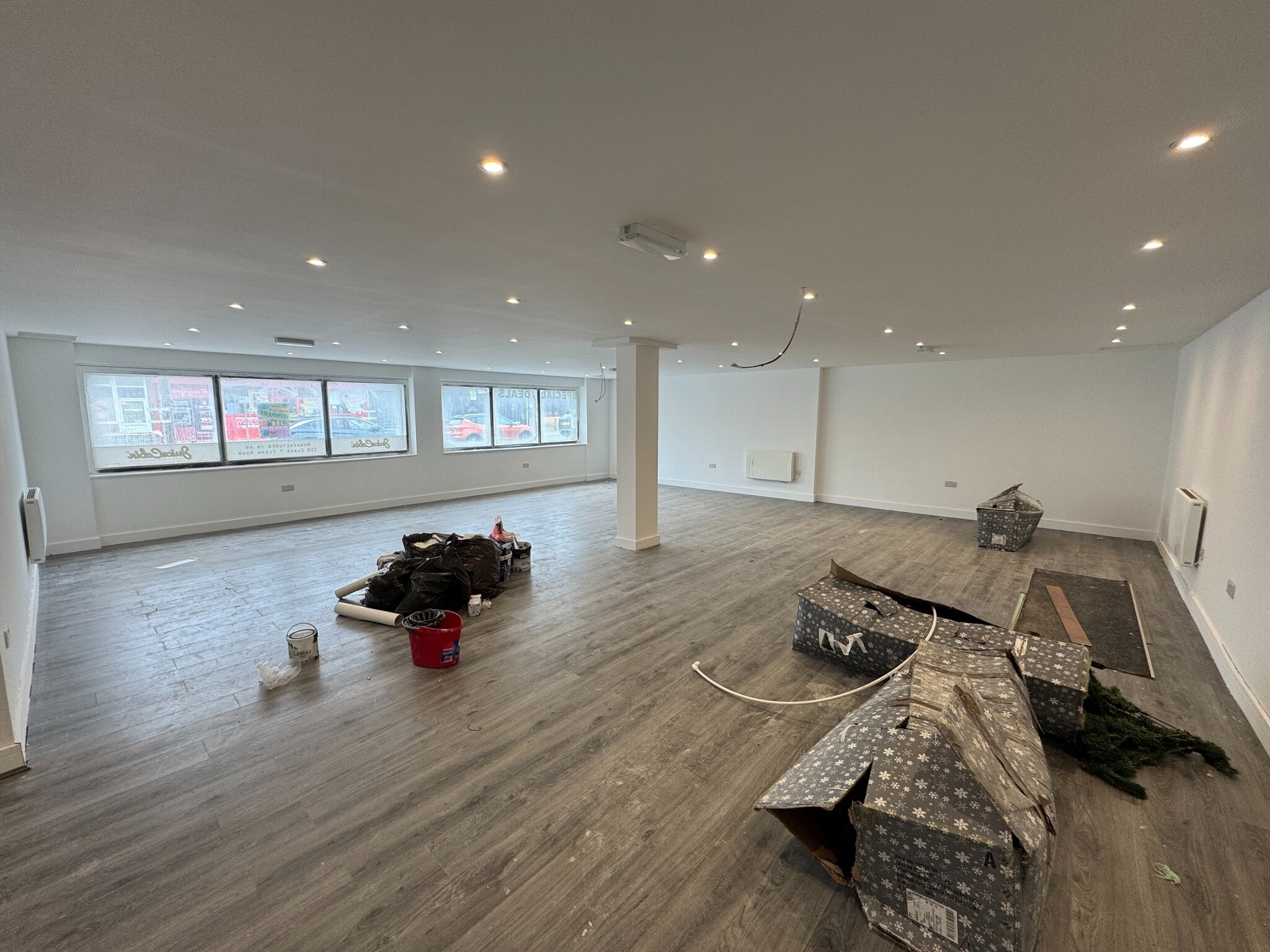 64-68 Station Ln, Pontefract for lease Interior Photo- Image 1 of 4