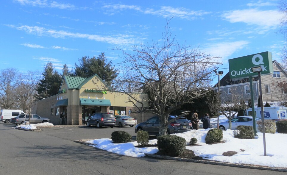 605 River Rd, Piscataway, NJ 08854