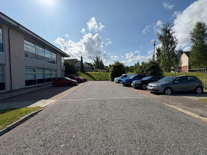 Caulfield Rd N, Inverness for lease - Building Photo - Image 2 of 4