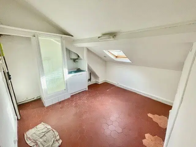 Multifamily in Paris for sale - Interior Photo - Image 3 of 3