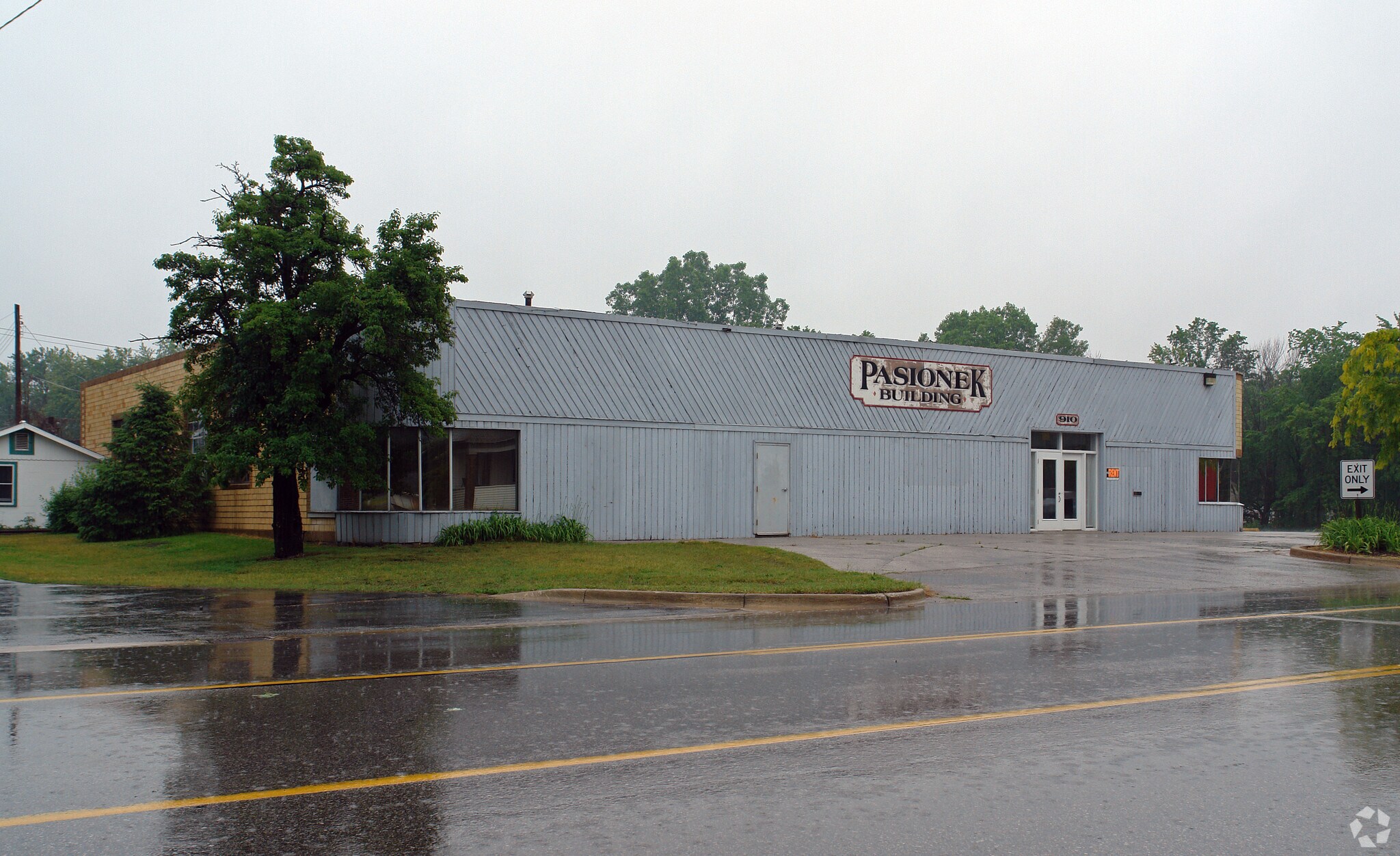 910 N Saginaw St, Saint Charles, MI for lease Primary Photo- Image 1 of 5