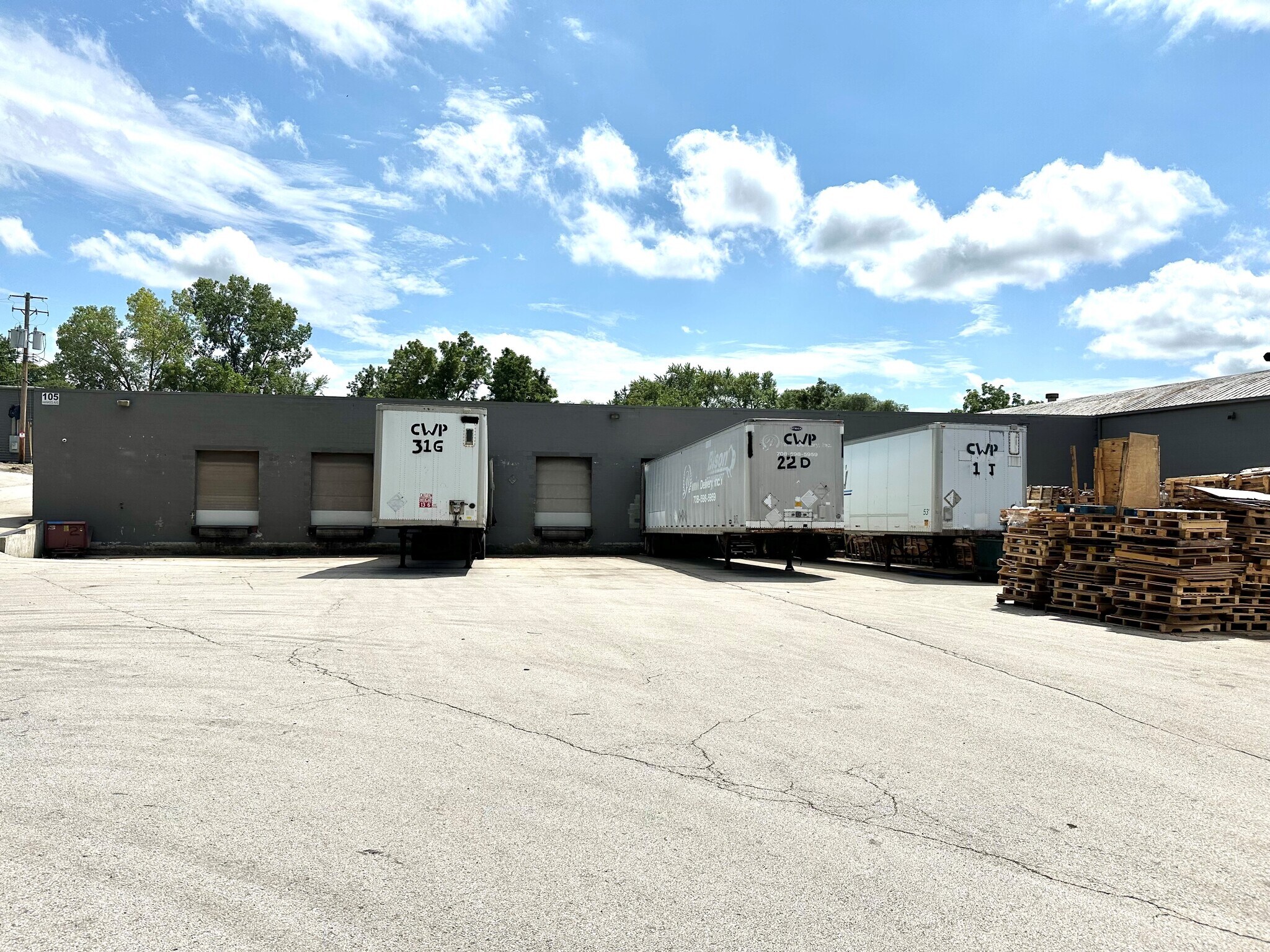 85-125 Hankes Ave, Aurora, IL for sale Building Photo- Image 1 of 1