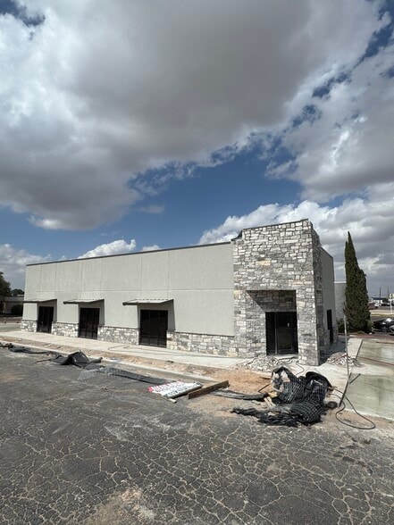 2141 E 8th St, Odessa, TX for lease - Building Photo - Image 1 of 2