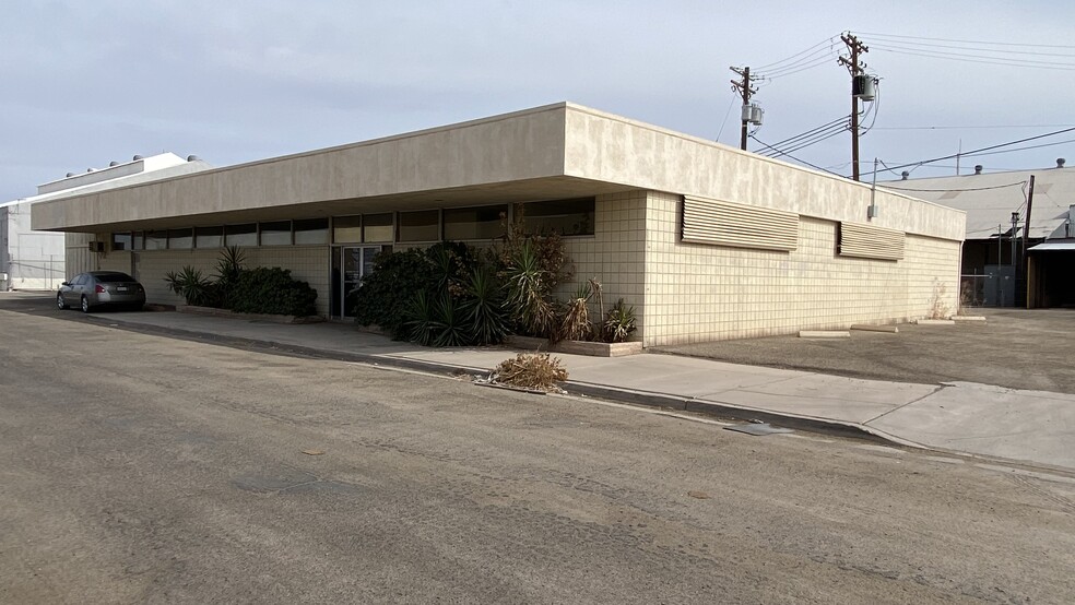 355 W Olive Ave, El Centro, CA for lease - Primary Photo - Image 2 of 3