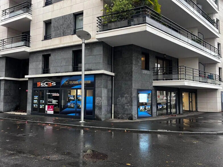 Office in Caen for lease - Building Photo - Image 1 of 4