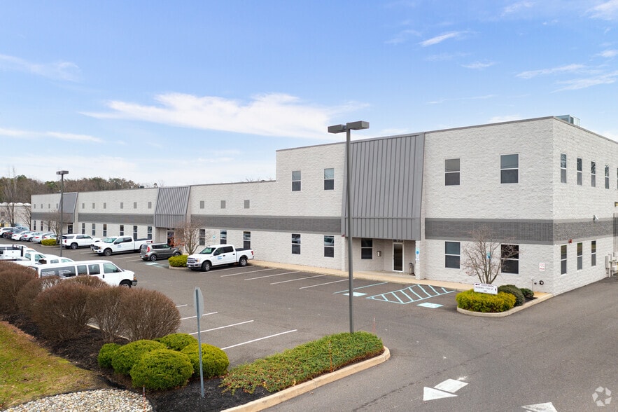 436 Commerce Ln, West Berlin, NJ for sale - Primary Photo - Image 1 of 1