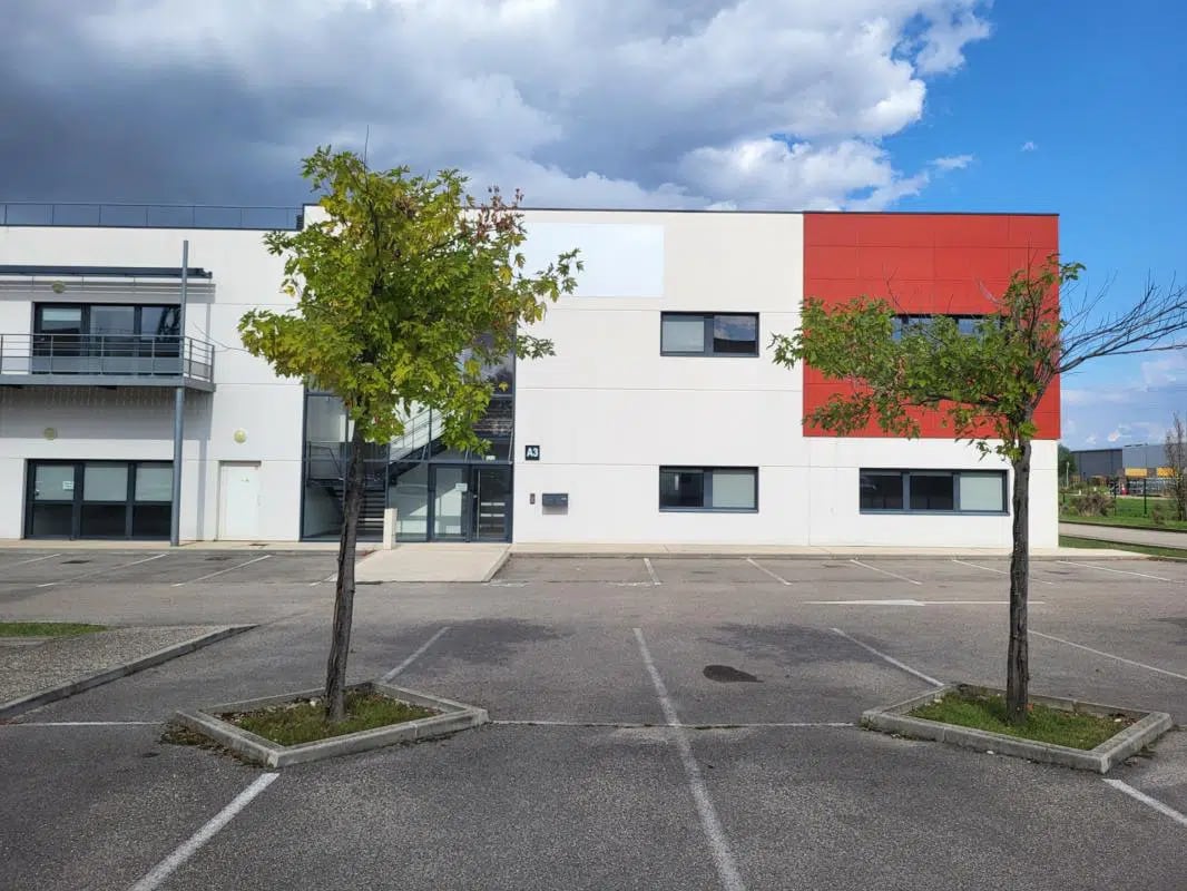 Flex in Saint-Priest for lease Building Photo- Image 1 of 6