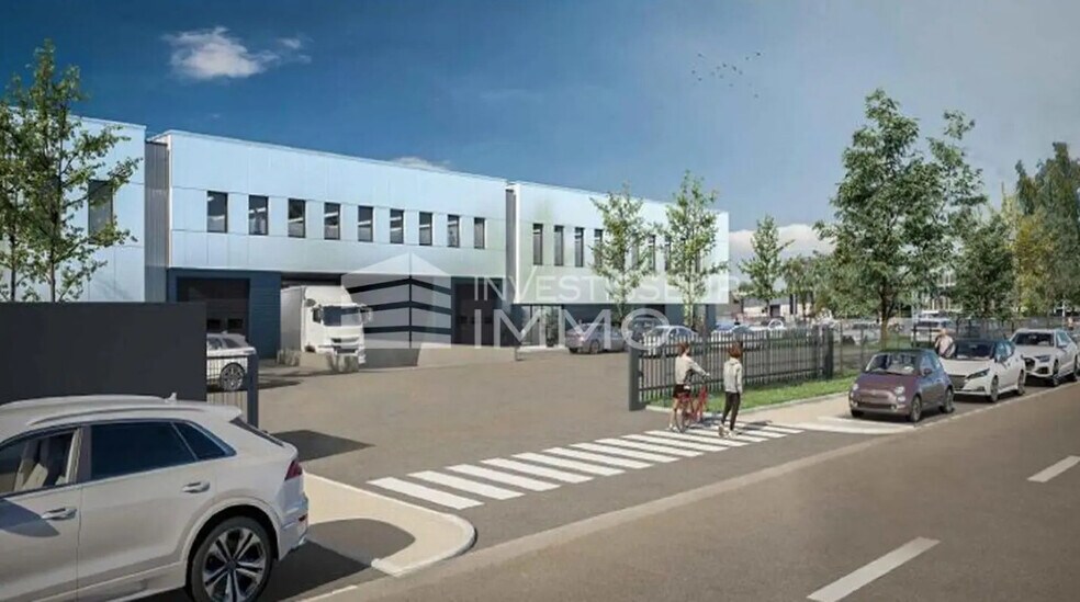 Flex in Ozoir-la-Ferrière for lease - Building Photo - Image 1 of 3