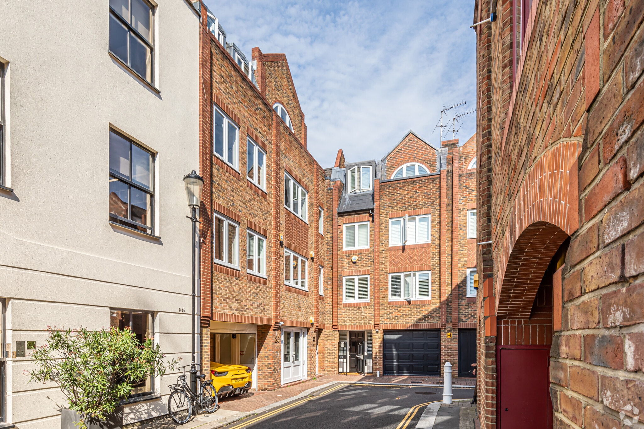 25 Ives St, London for sale Primary Photo- Image 1 of 1