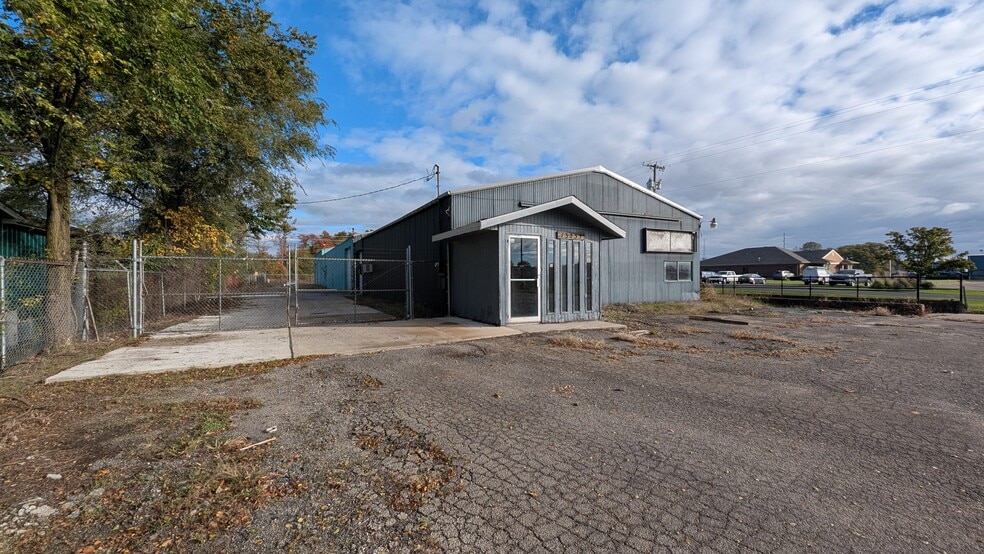 13255 Chippewa Blvd, Mishawaka, IN for lease - Building Photo - Image 1 of 15