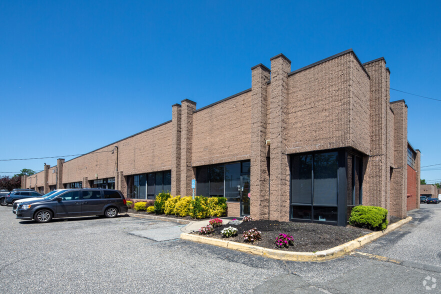 855 Conklin St, Farmingdale, NY for sale - Building Photo - Image 1 of 1