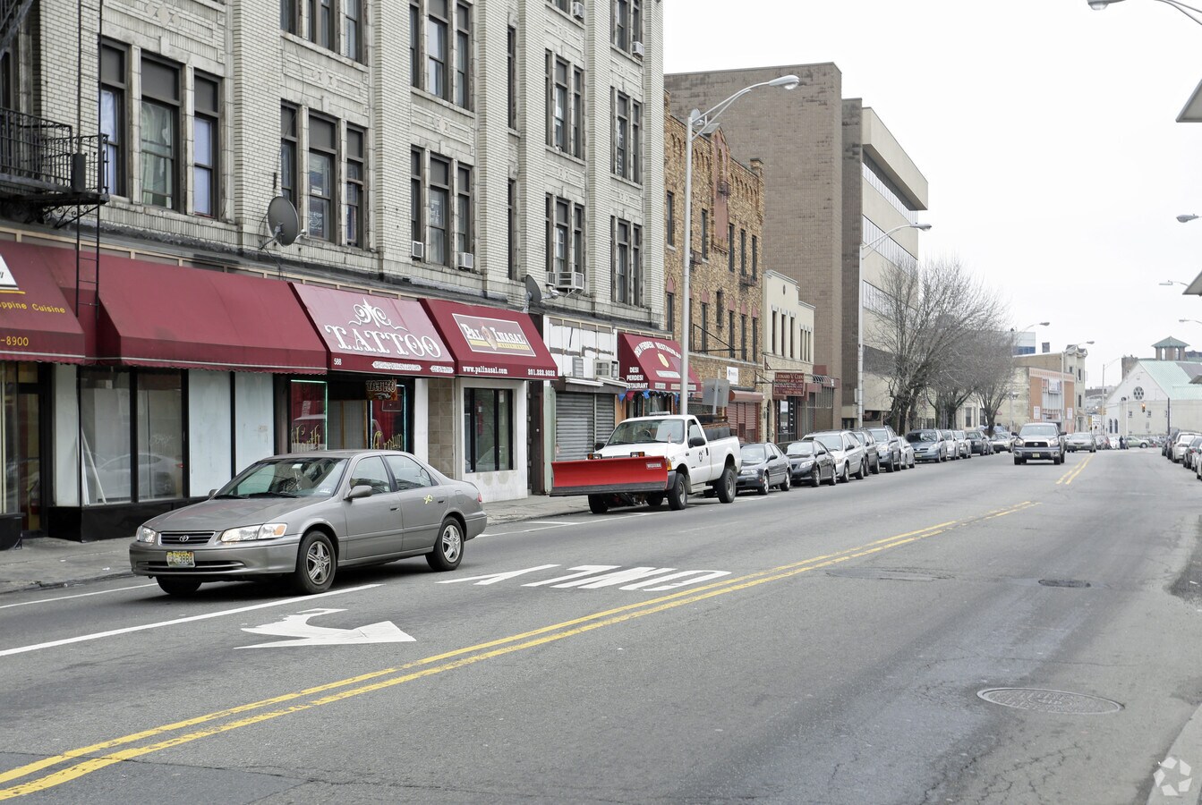 665 Newark Ave, Jersey City, NJ 07306