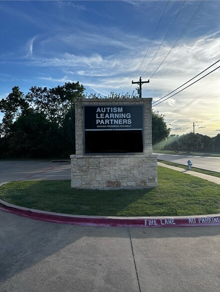 4040 McDermott Rd, Plano, TX for lease - Building Photo - Image 2 of 22