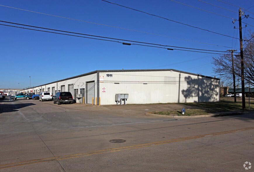 1911 Peters Rd, Irving, TX for sale - Primary Photo - Image 1 of 1