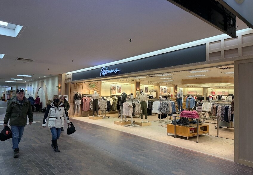 42 Queen St, Stephenville, NL for lease - Interior Photo - Image 3 of 5