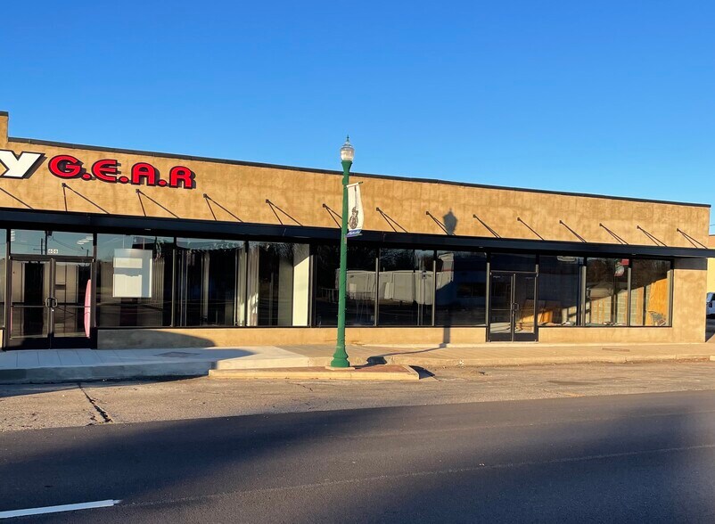 606 E Broadway St, West Memphis, AR for lease - Building Photo - Image 1 of 7