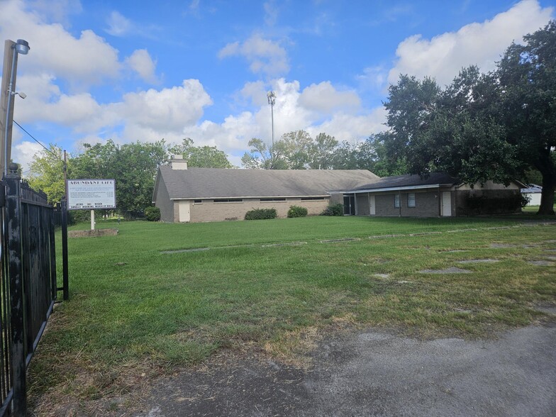 7114 Breen Dr, Houston, TX for sale - Building Photo - Image 2 of 8