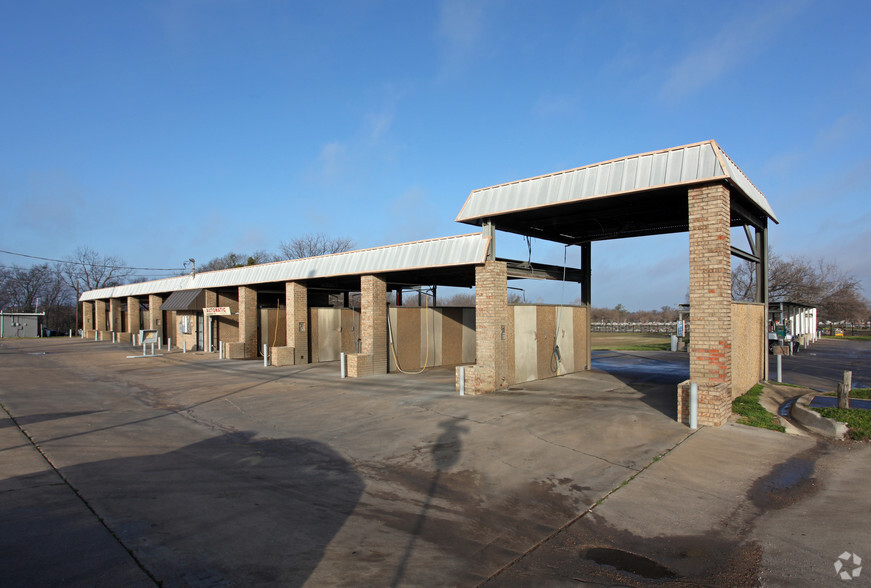 1100 W Ennis Ave, Ennis, TX for sale - Building Photo - Image 1 of 1