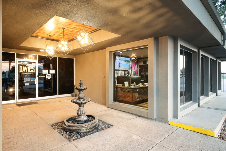 9503 Middlex Dr, San Antonio, TX for sale - Building Photo - Image 2 of 43