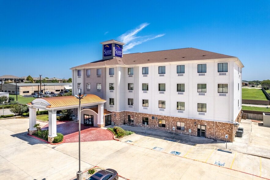 5042 Beckwith Blvd, San Antonio, TX for sale - Primary Photo - Image 3 of 9