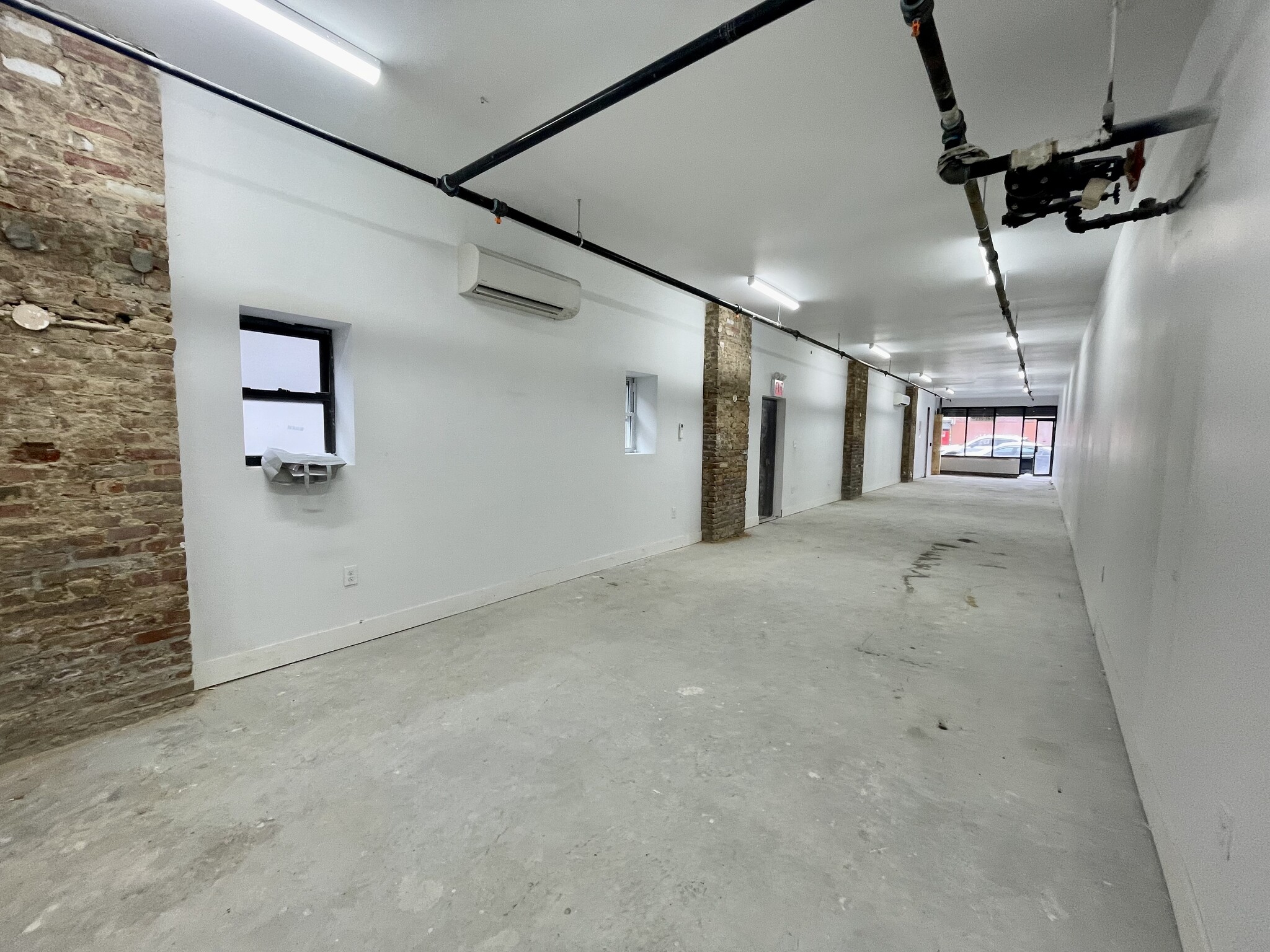 882 Dekalb Ave, Brooklyn, NY for lease Building Photo- Image 1 of 5