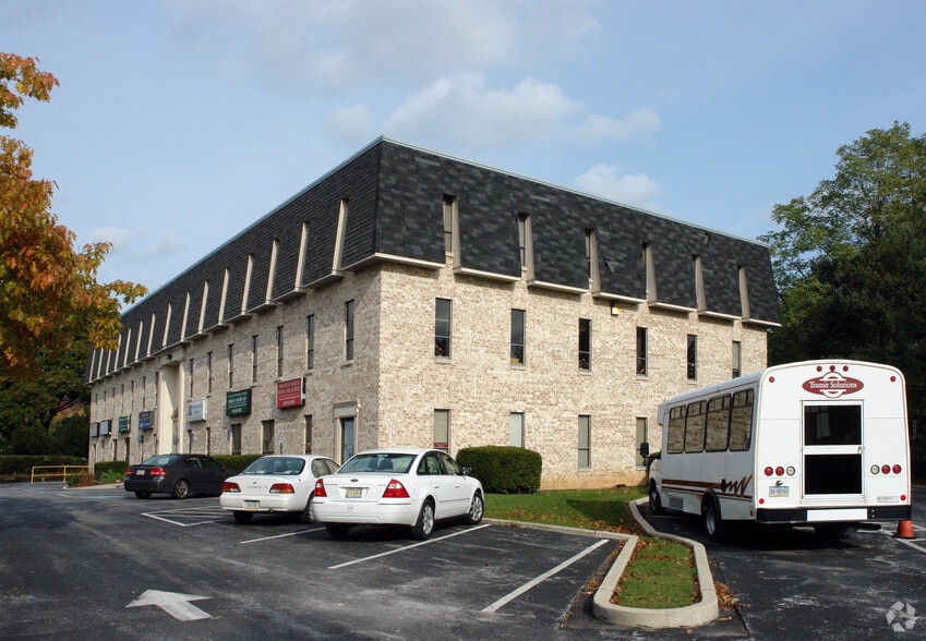 319 N Pottstown Pike, Exton, PA for lease - Building Photo - Image 3 of 3