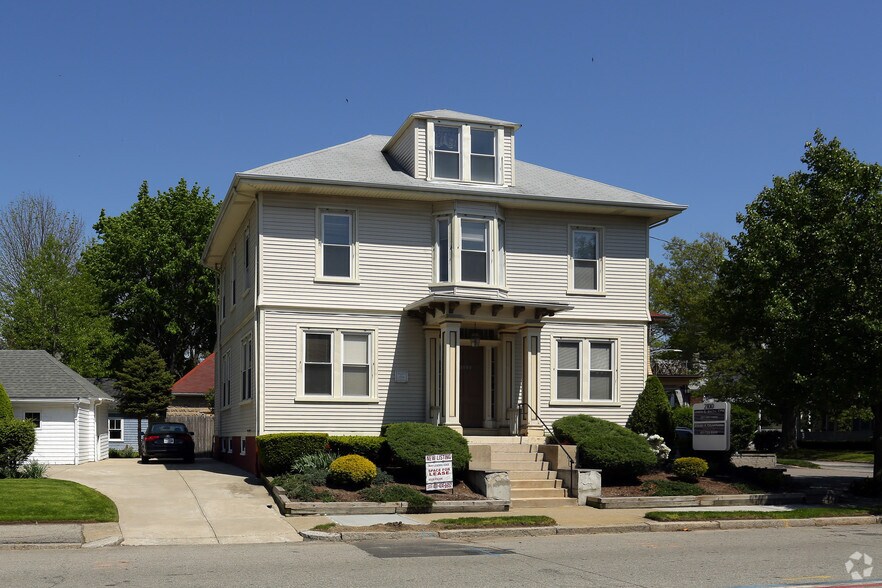 2100 Broad St, Cranston, RI for sale - Primary Photo - Image 1 of 1