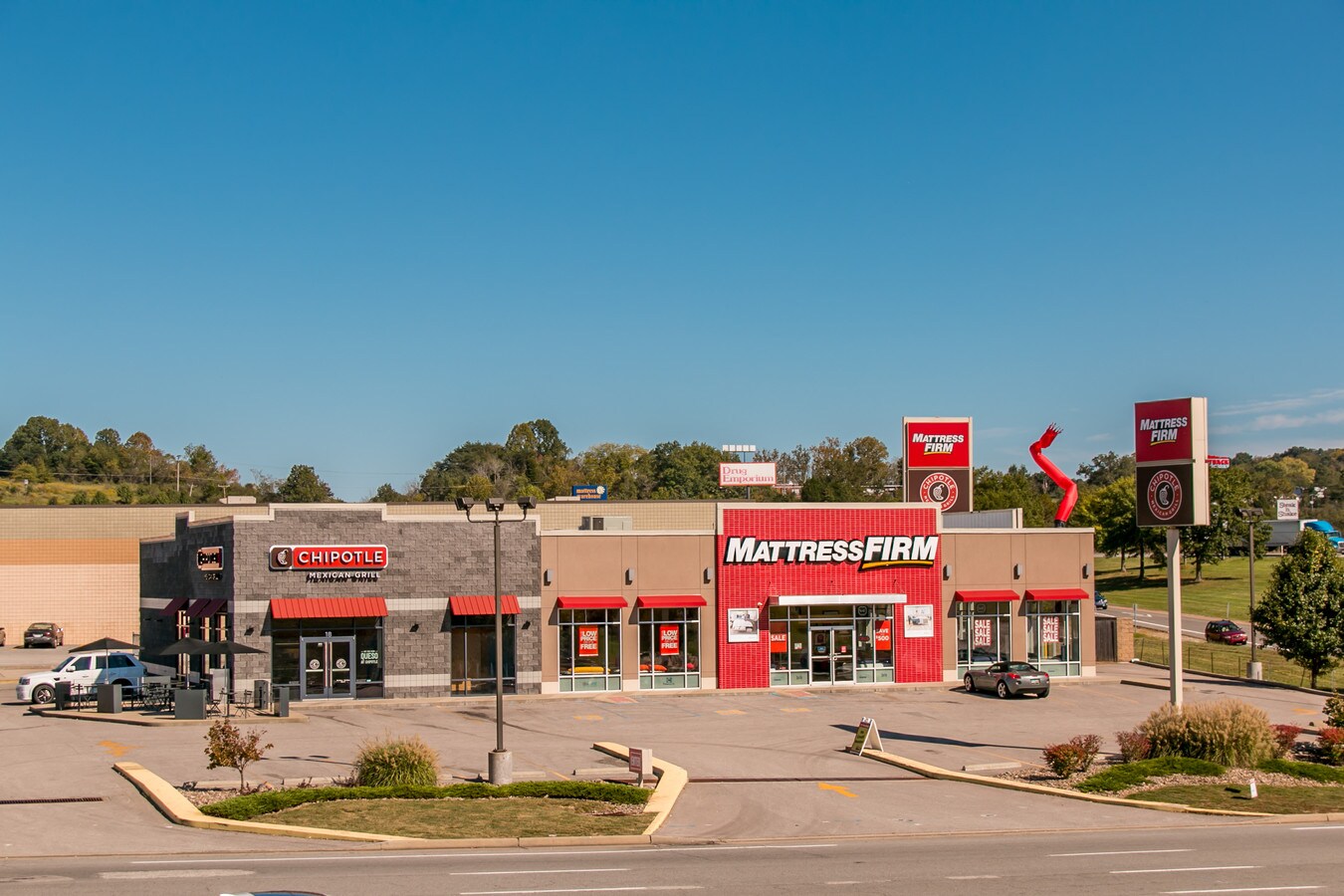 16 Mall Rd, Barboursville, WV 25504