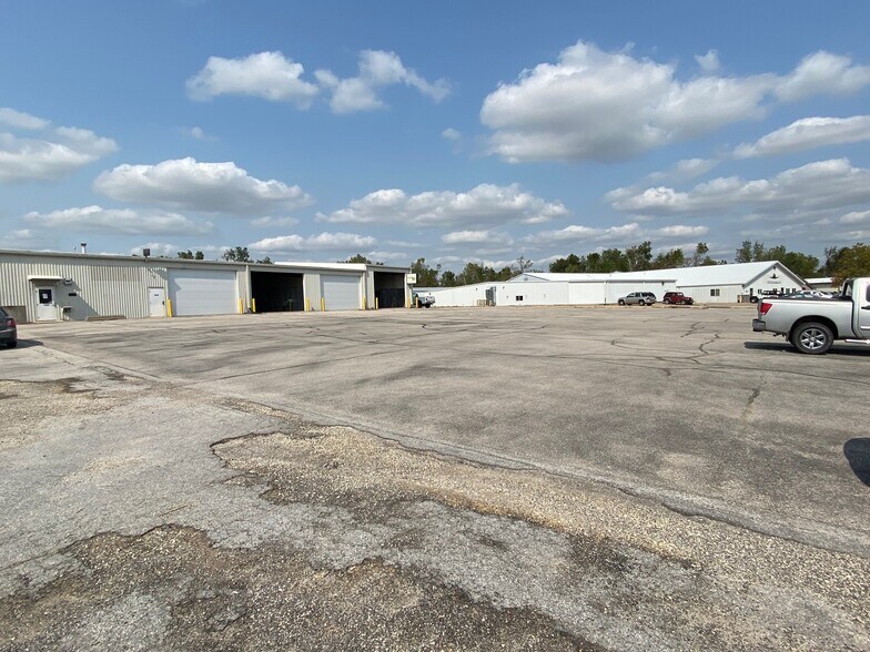 915 Blairs Ferry Rd, Marion, IA 52302 Flex for Lease