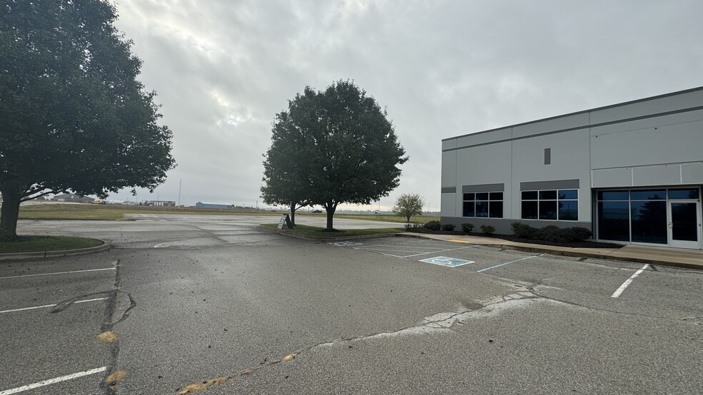 6107 W Airport Blvd, Greenfield, IN for lease - Building Photo - Image 3 of 4