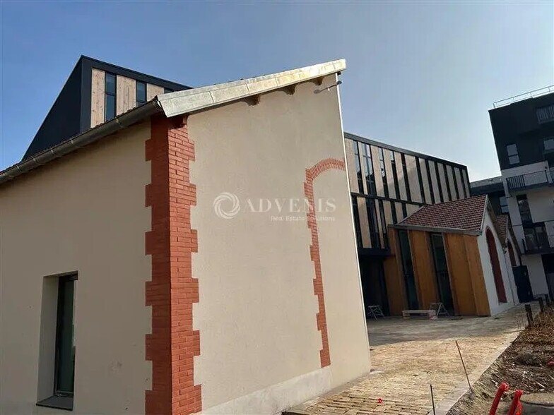 Office in Tours for lease - Building Photo - Image 3 of 7