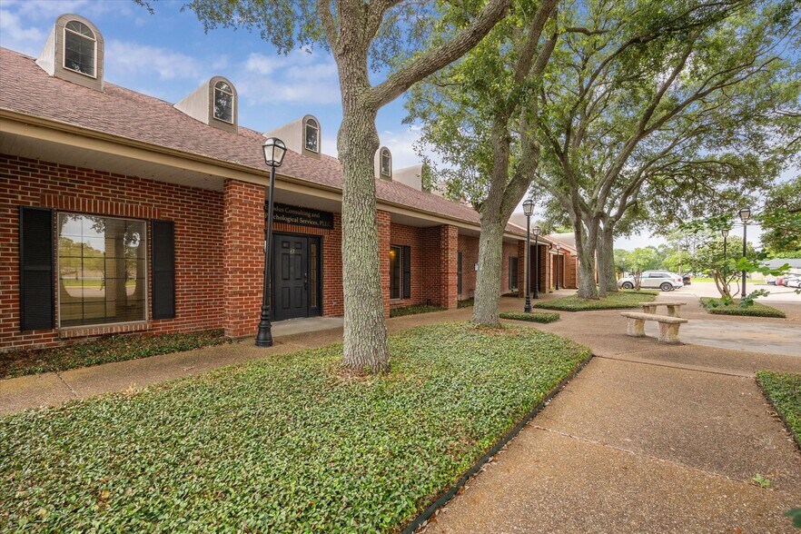 1501 N Amburn Rd, Texas City, TX for sale - Building Photo - Image 3 of 22