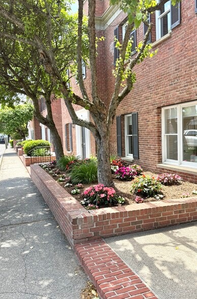 39-51 Pine St, New Canaan, CT for sale - Building Photo - Image 2 of 15