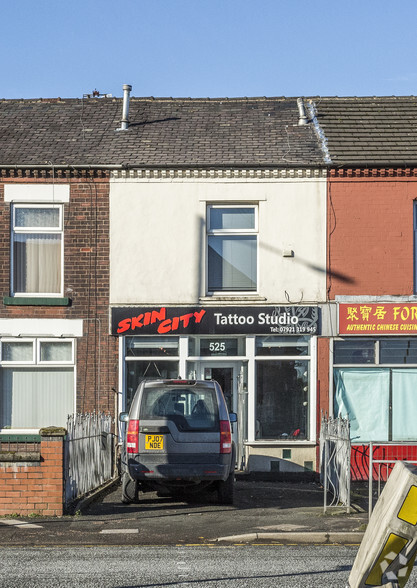 525 Tonge Moor Rd, Bolton for lease - Primary Photo - Image 1 of 3