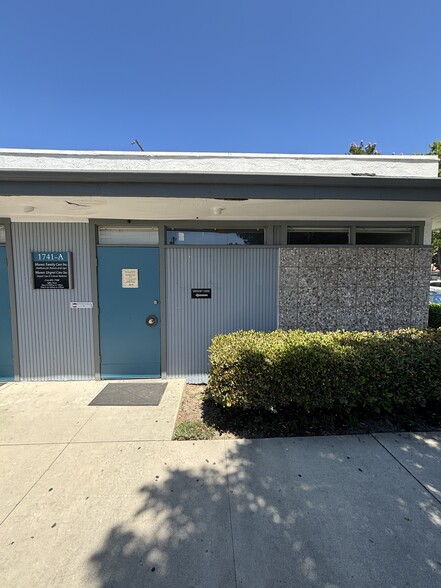 1741 W Romneya Dr, Anaheim, CA for lease - Building Photo - Image 2 of 14