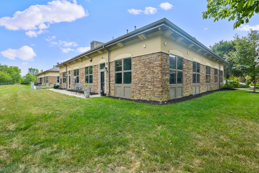 6185 Emerald Pky, Dublin, OH for sale - Building Photo - Image 3 of 25