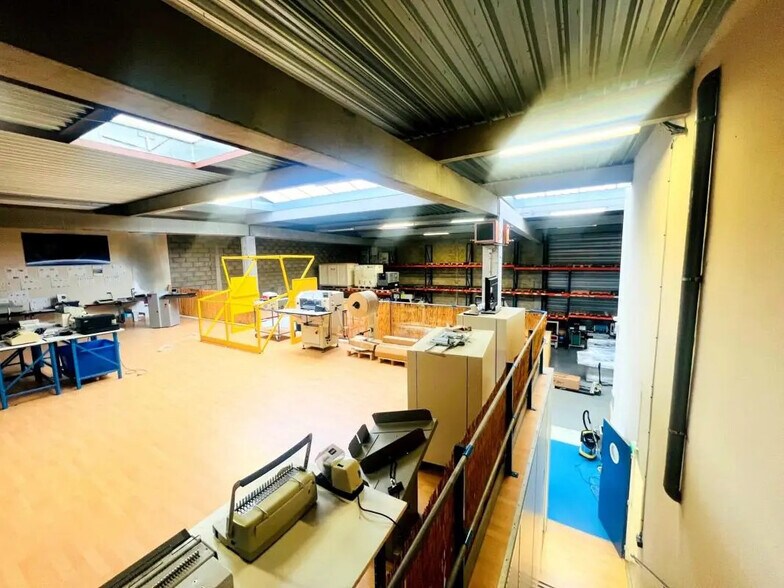 Flex in Trappes for sale - Interior Photo - Image 3 of 7