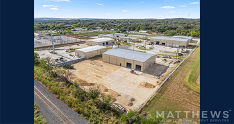 HUNTER POSEY BUSINESS PARK - SALE/LEASE - Warehouse