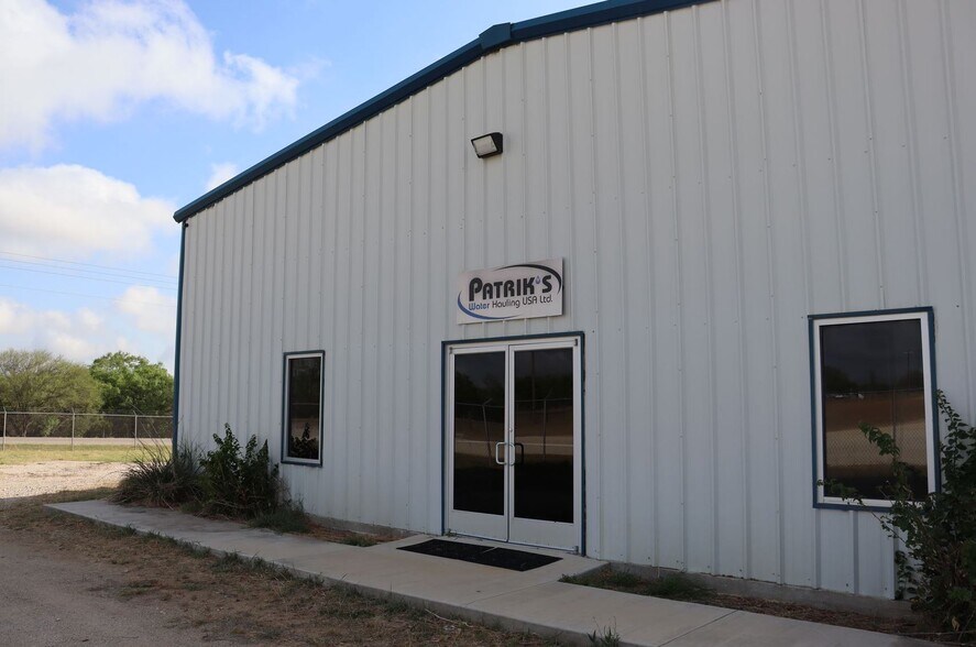 5805 W State Highway 97, Charlotte, TX for sale - Building Photo - Image 3 of 5