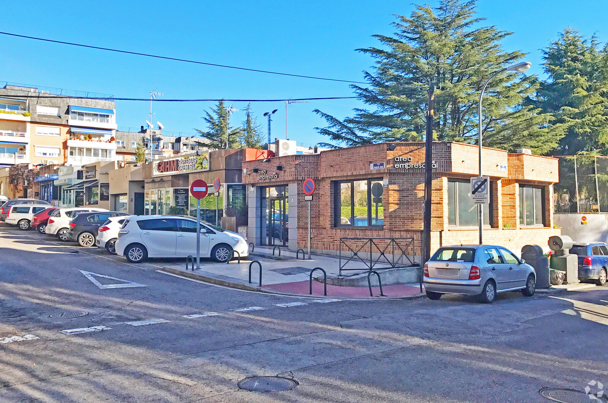 Calle Puerto Rico, 4-6, Majadahonda, Madrid for lease Primary Photo- Image 1 of 3