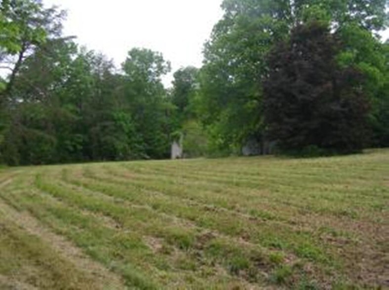 Claysville Rd, Crossville, TN 38572