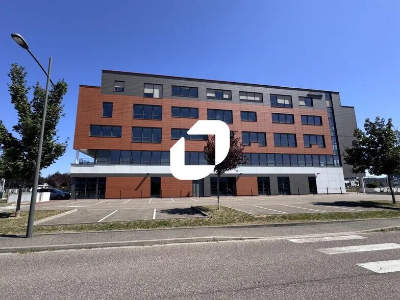 Office in Strasbourg for lease - Building Photo - Image 1 of 7