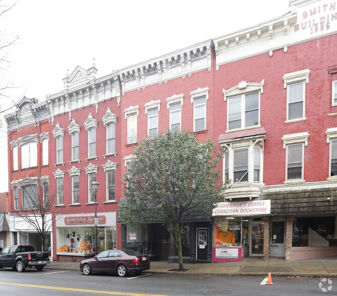 18 W Main St, Johnstown, NY for sale - Primary Photo - Image 1 of 1