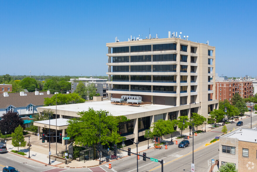 8001 Lincoln Ave, Skokie, IL for sale - Primary Photo - Image 1 of 20