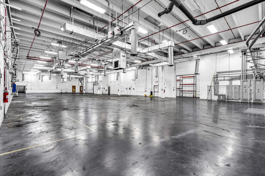 12800 NW 38th Ave, Opa Locka, FL for lease - Building Photo - Image 3 of 31