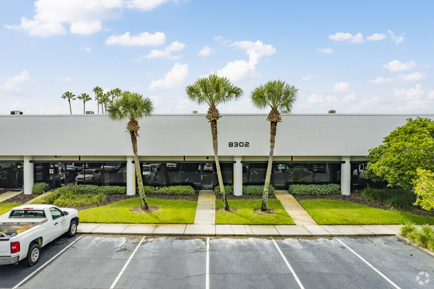 4524 Oak Fair Blvd, Tampa, FL for lease - Building Photo - Image 2 of 18