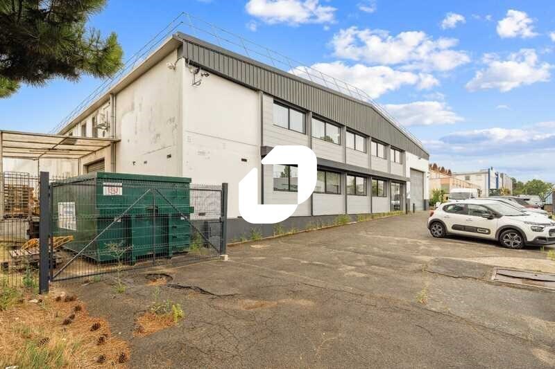 Flex in Morangis for lease - Building Photo - Image 2 of 16