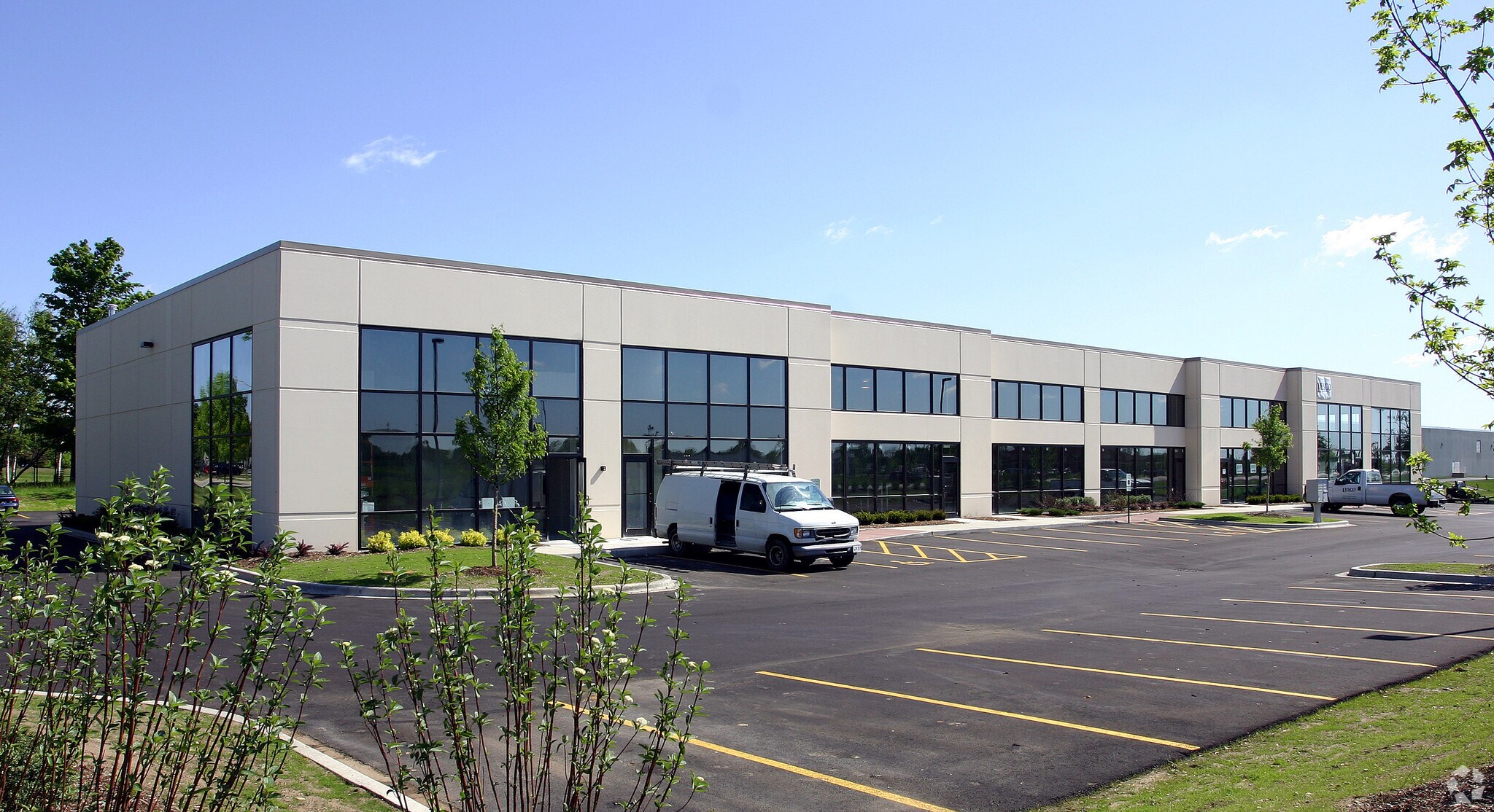 1055 Nimco Dr, Crystal Lake, IL for sale Building Photo- Image 1 of 1