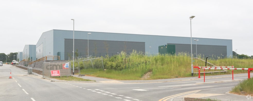 24 Pontefract Ln, Leeds for sale - Primary Photo - Image 1 of 1