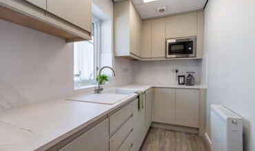 16 Moorfield Clos, Yeadon for lease Interior Photo- Image 2 of 2